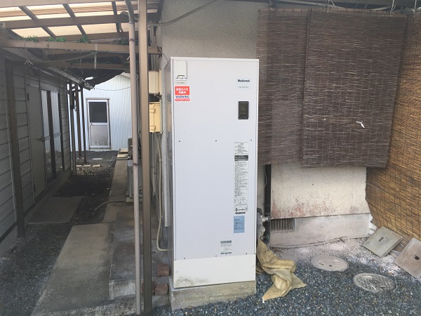 福岡県福岡市・S様　電気温水器からエコキュートへ交換 (1)