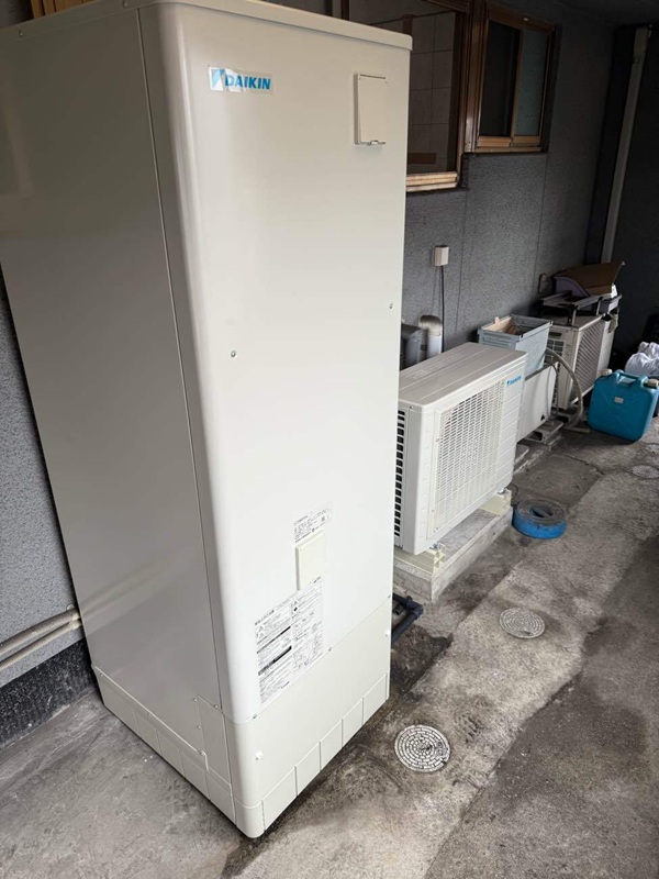 長崎県諫早市・K様|水漏れした電気温水器をエコキュートへお取替え (1)